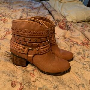 Women's Tan Ankle Boots